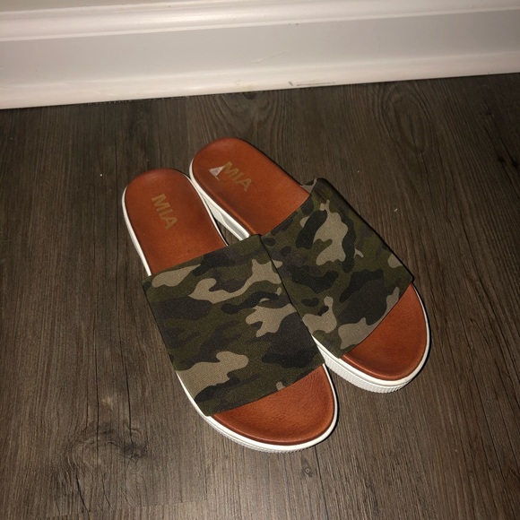 MIA Shoes | Mia Camo Slides Sandals Sz 8 | Poshmark